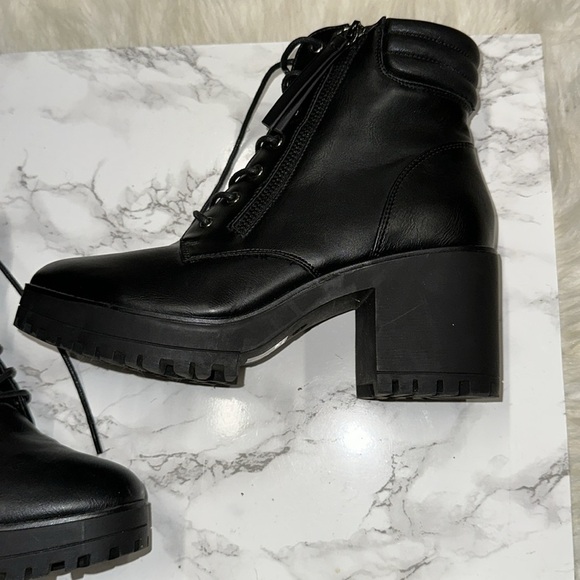 Nasty Gal Black Combat Boots size 6 new with small scratch - Picture 4 of 14
